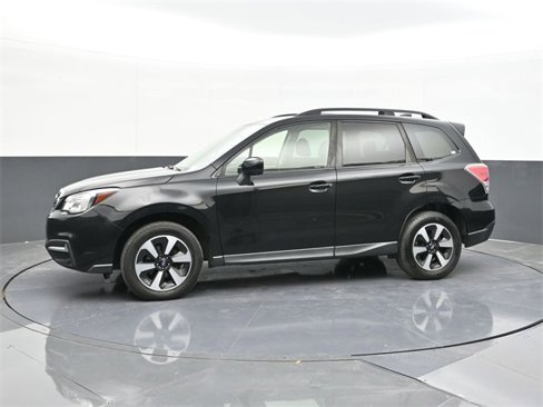 Used 2017 Subaru Forester 2.5i Premium w/ All-Weather Package image 5