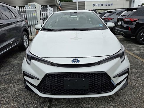 Used 2024 Toyota Corolla SE image 2