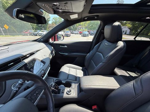 Used 2023 Cadillac XT4 Sport image 17
