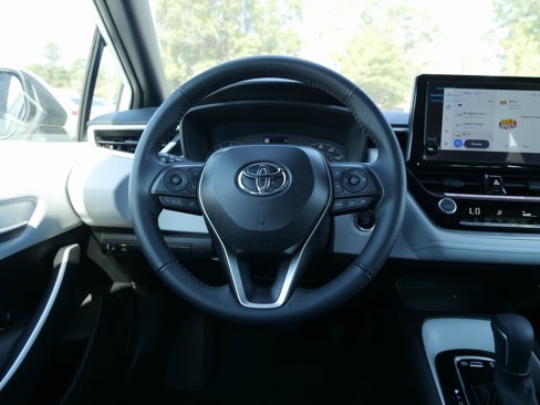 Used 2025 Toyota Corolla SE image 20