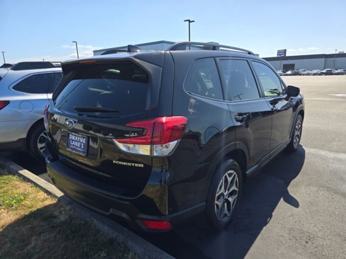 Used 2020 Subaru Forester Premium image 6