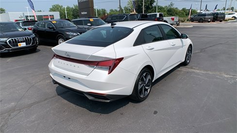 Used 2023 Hyundai Elantra SEL w/ Convenience Package image 5