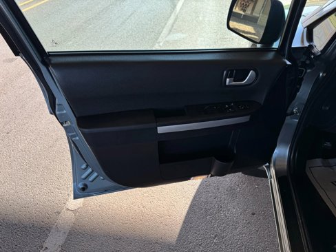 Used 2007 Mitsubishi Endeavor LS image 9