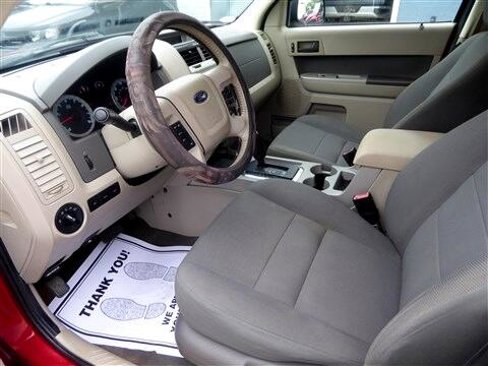 Used 2010 Ford Escape XLT image 16