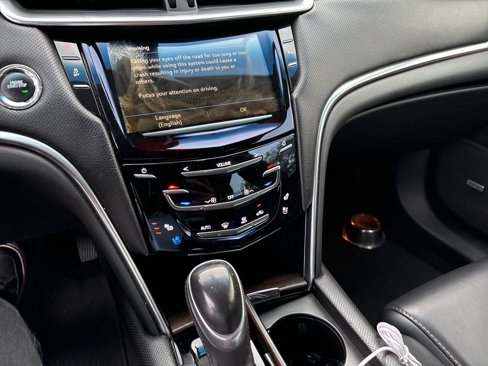 Used 2018 Cadillac XTS Luxury image 3