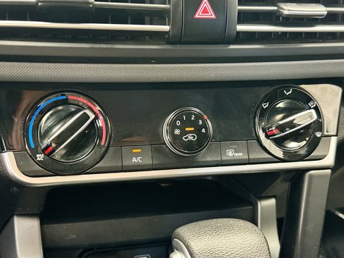 Used 2021 Kia Seltos LX image 10