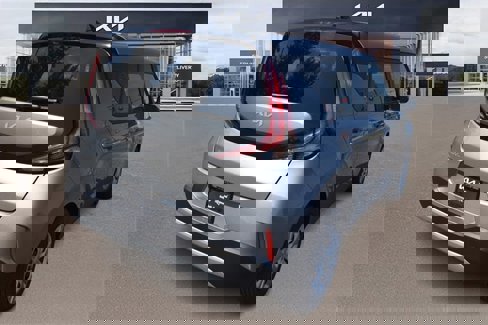 New 2025 Kia Soul LX image 3