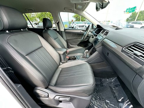 Used 2023 Volkswagen Tiguan SE image 26