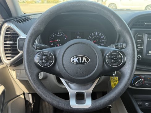Used 2020 Kia Soul LX image 12