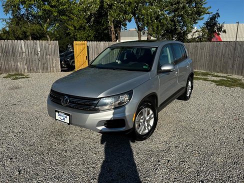 Used 2013 Volkswagen Tiguan S image 2