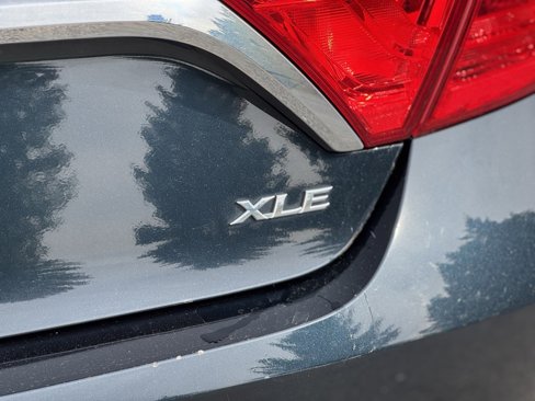 Used 2016 Toyota Camry XLE image 37