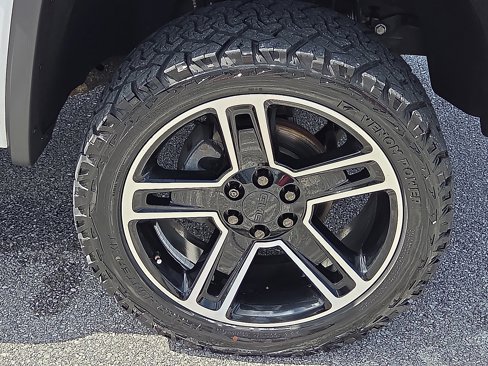 Used 2018 GMC Sierra 1500 SLT w/ All Terrain Package image 7