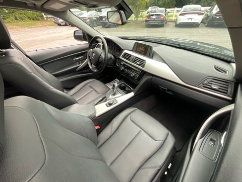Used 2016 BMW 320i Sedan image 17