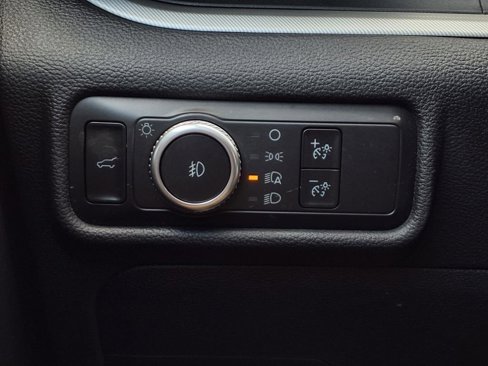 Used 2021 Ford Explorer XLT w/ XLT Sport Appearance Package image 31
