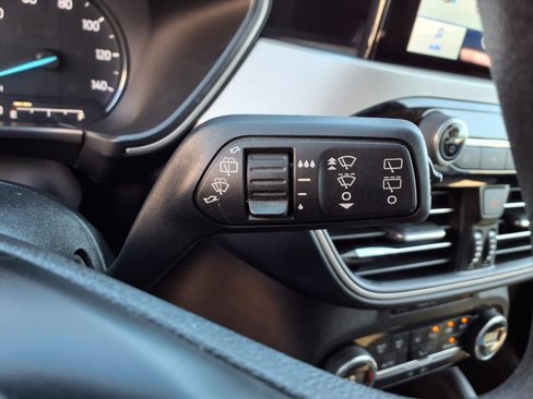 Used 2021 Ford Escape SE image 12