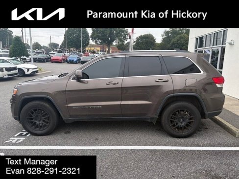 Used 2017 Jeep Grand Cherokee Laredo w/ Quick Order Package 23E image 3