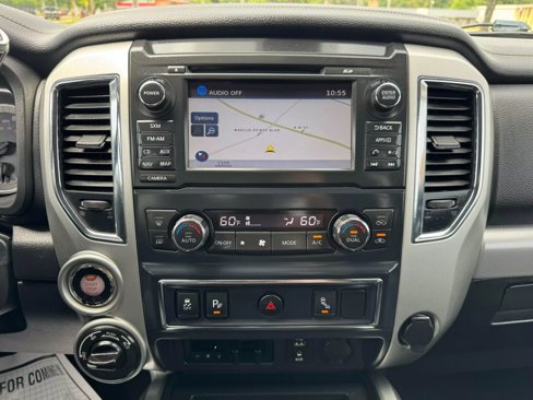 Used 2017 Nissan Titan PRO-4X image 22
