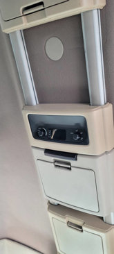 Used 2006 Chrysler Town & Country Limited image 6