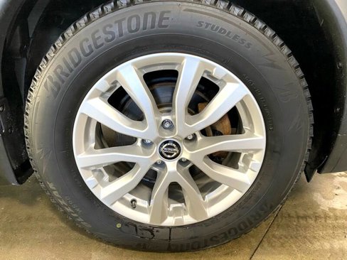 Used 2020 Nissan Rogue SV image 9