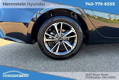 Used 2023 Kia Forte LXS image 27