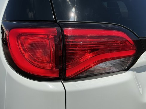 Used 2019 Chrysler Pacifica Touring-L Plus w/ Advanced Safetytec Group image 16
