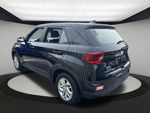 Used 2021 Hyundai Venue SE image 4