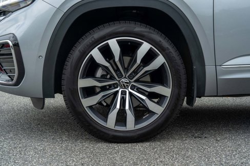 Used 2021 Volkswagen Atlas SEL Premium image 9