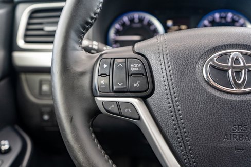 Used 2017 Toyota Highlander Limited Platinum image 22