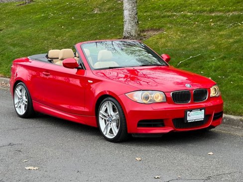 Used 2011 BMW 135i Convertible image 11