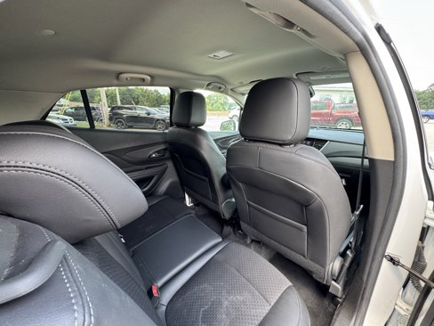 Used 2022 Buick Encore Preferred w/ Safety Package image 24