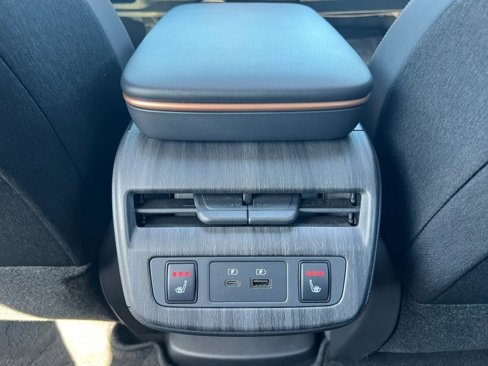 Used 2023 Nissan Ariya FWD image 42