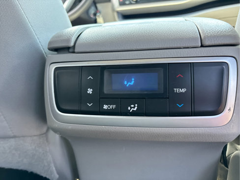 Used 2019 Toyota Highlander LE image 27