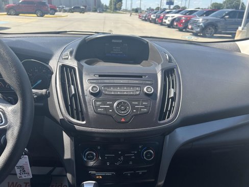 Used 2017 Ford Escape SE image 18
