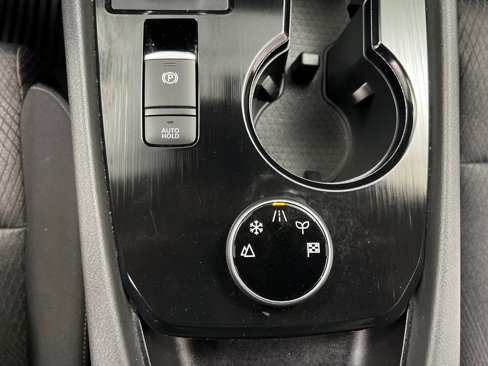 Used 2024 Nissan Rogue SV image 38