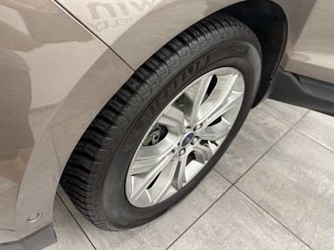 Used 2019 Ford Edge Titanium w/ Equipment Group 301A image 40