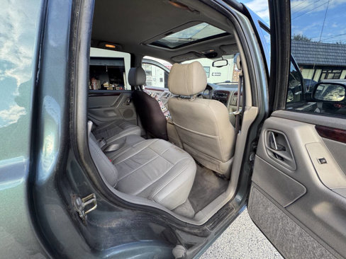Used 2004 Jeep Grand Cherokee Limited w/ Cold Weather Group image 62