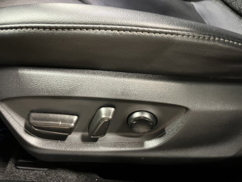 Used 2018 Toyota Camry XSE image 19