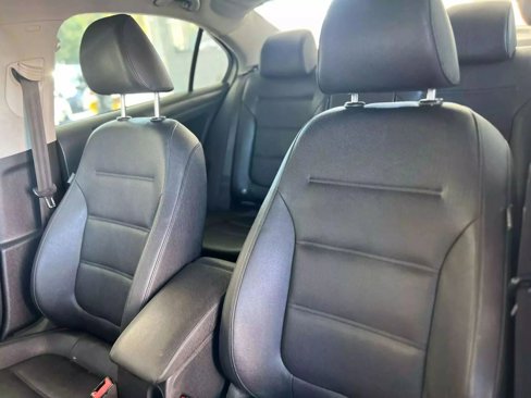 Used 2011 Volkswagen Jetta SE image 12