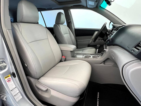 Used 2013 Toyota Highlander SE image 13