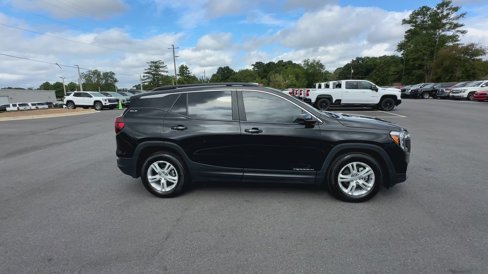 Certified 2022 GMC Terrain SLE w/ Driver Convenience Package image 9