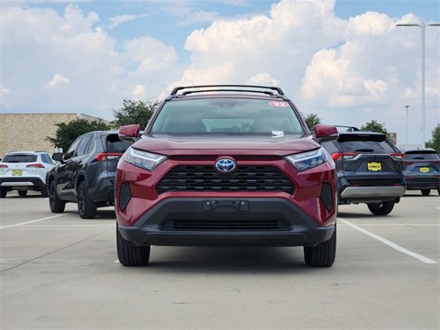 Used 2022 Toyota RAV4 XLE image 2