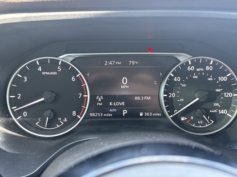 Used 2021 Nissan Rogue SV image 11