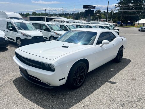 Used 2012 Dodge Challenger SXT image 1