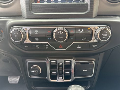 Used 2022 Jeep Wrangler Unlimited Sport image 31