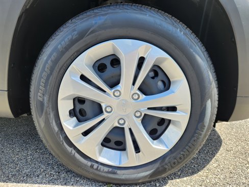 Used 2025 Chevrolet Trax LS image 19