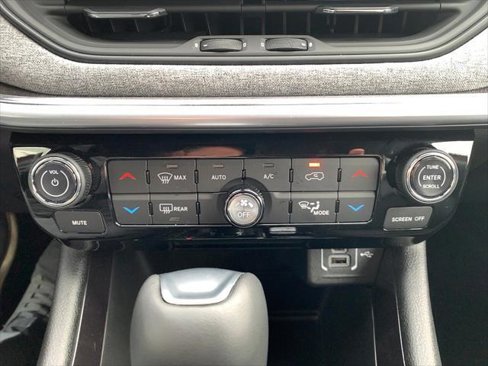 New 2025 Jeep Compass Latitude w/ Sun and Sound Group image 16