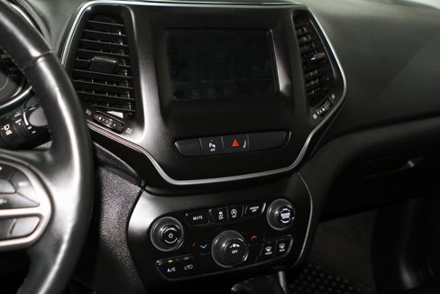 Used 2019 Jeep Cherokee Latitude Plus w/ Cold Weather Group image 21