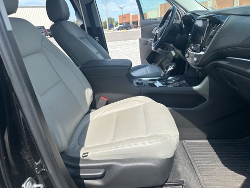 Used 2021 Chevrolet Traverse LT image 11