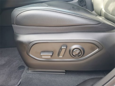 New 2025 Jeep Grand Cherokee L Altitude image 16