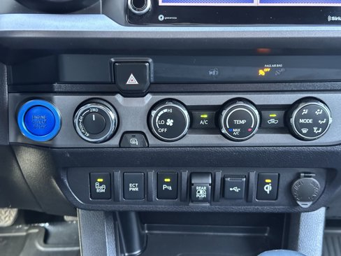 Used 2020 Toyota Tacoma TRD Off-Road image 35